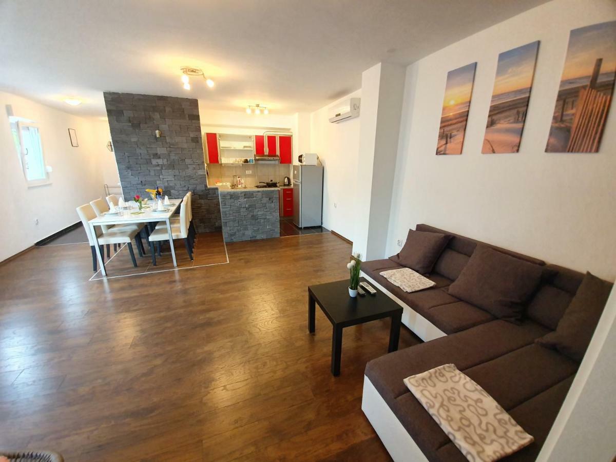 Apartments Lara درفينيك المظهر الخارجي الصورة
