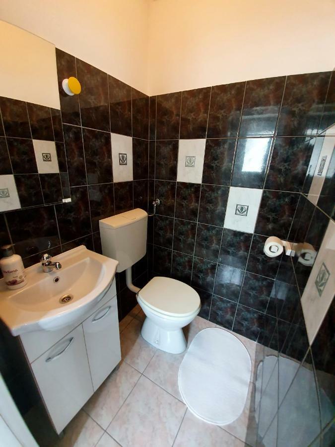 Apartments Lara درفينيك المظهر الخارجي الصورة