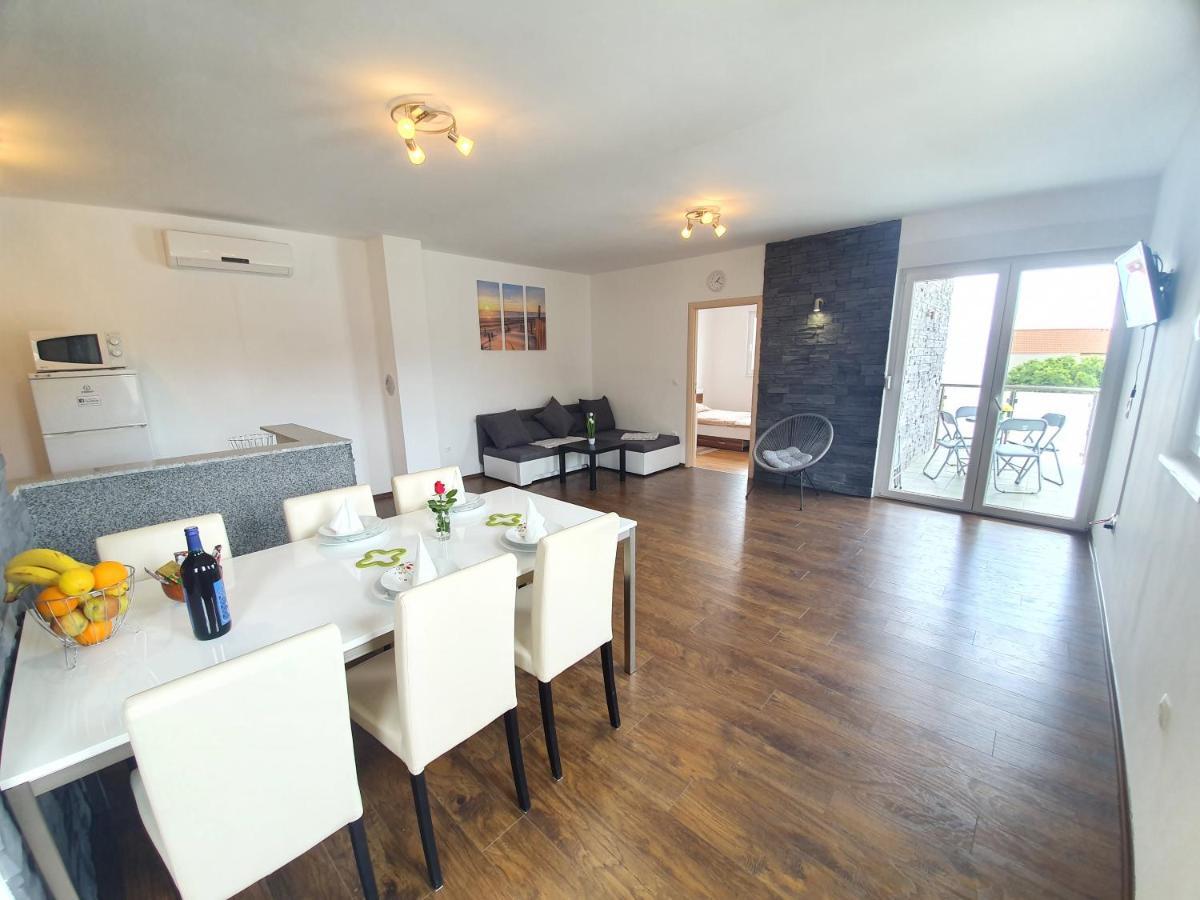 Apartments Lara درفينيك المظهر الخارجي الصورة
